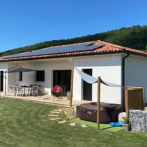 Jacuzzi Vue Sur Les Pyrénées , Seilhan France